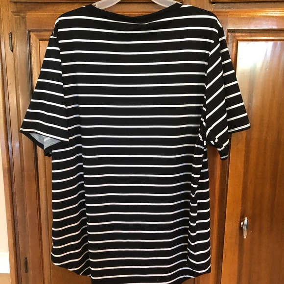 NOT FOR SALE 🌺🎉Black and white Lula Roe top - Picture 2 of 3